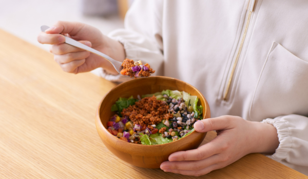 How Much Protein Should You Eat Per Meal? A Complete Guide to Meeting Your Daily Needs