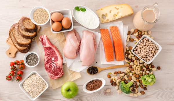 Should You Start Your Day With Protein or Carbs? A Dietitian Weighs In