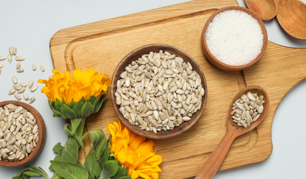 Sunflower Seeds vs. Pumpkin Seeds: Which Is the Better Choice?