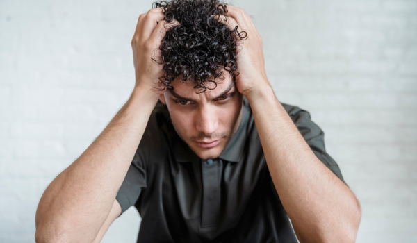 Understanding and Managing Sexual Performance Anxiety and Its Link to Erectile Issues
