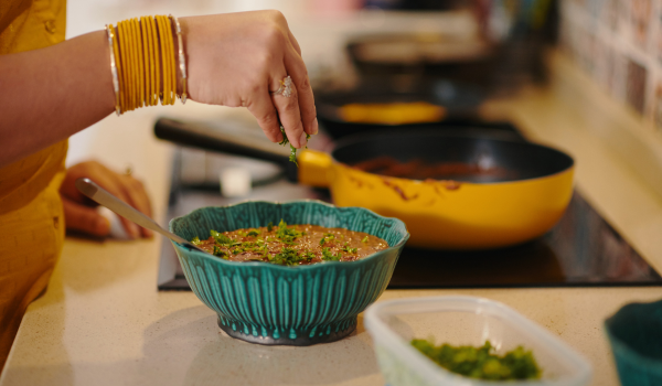 How to Balance Convenience Foods With Home-Cooked Meals