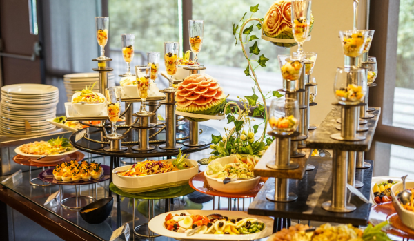 How to Navigate All-You-Can-Eat Buffets Mindfully