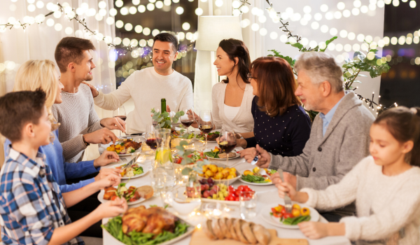 How to Make Healthy Choices at Potlucks and Family Gatherings