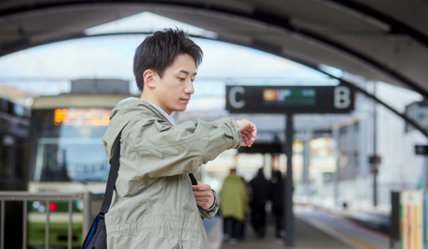 How Long Commutes Change Meal Timing