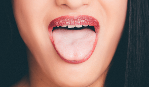 What Causes a White Tongue?
