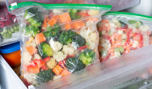 5 Healthy Reasons This Nutritionist Buys Frozen Fruits and Veggies