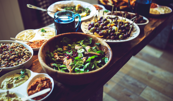 Light and Nutritious Dinners for Better Sleep